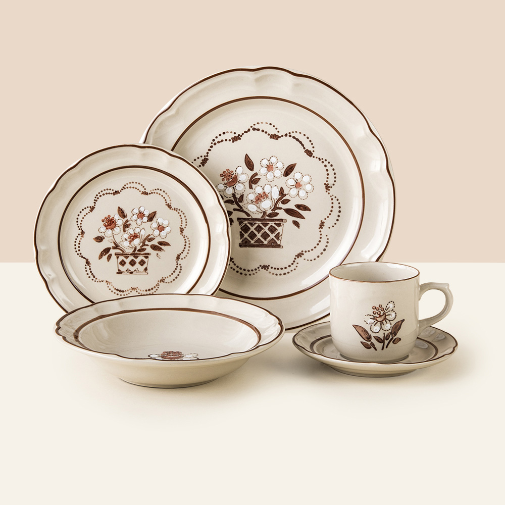 Vajilla para 4 personas. 20 piezas. Clásica